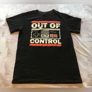 ✨✨ Nintendo “Out Of Control” Tee Size S ✨✨